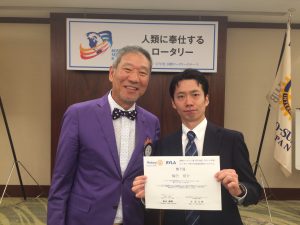 上田会長・輪竹氏と記念写真