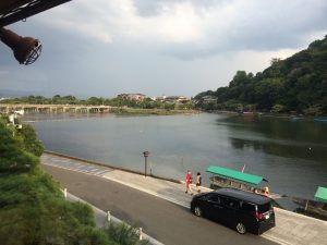 部屋から見る渡月橋