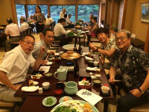 楽しいお食事風景