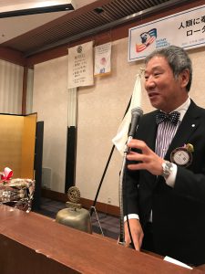 【11月30日】本日の卓話は、【落語の世界の住人たち】というテーマで、落語家の桂二乗さんにお話いただきました。