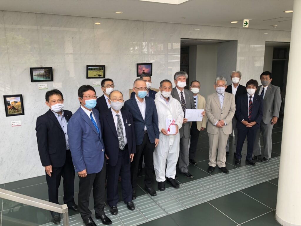 医療用防護服　贈呈