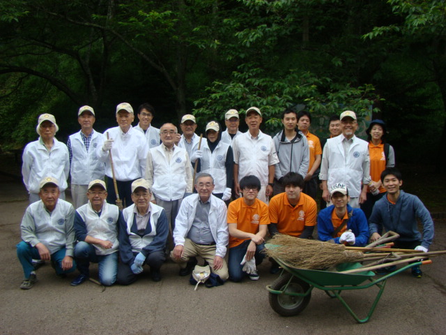 ロータリーの森合同清掃を実施しました！