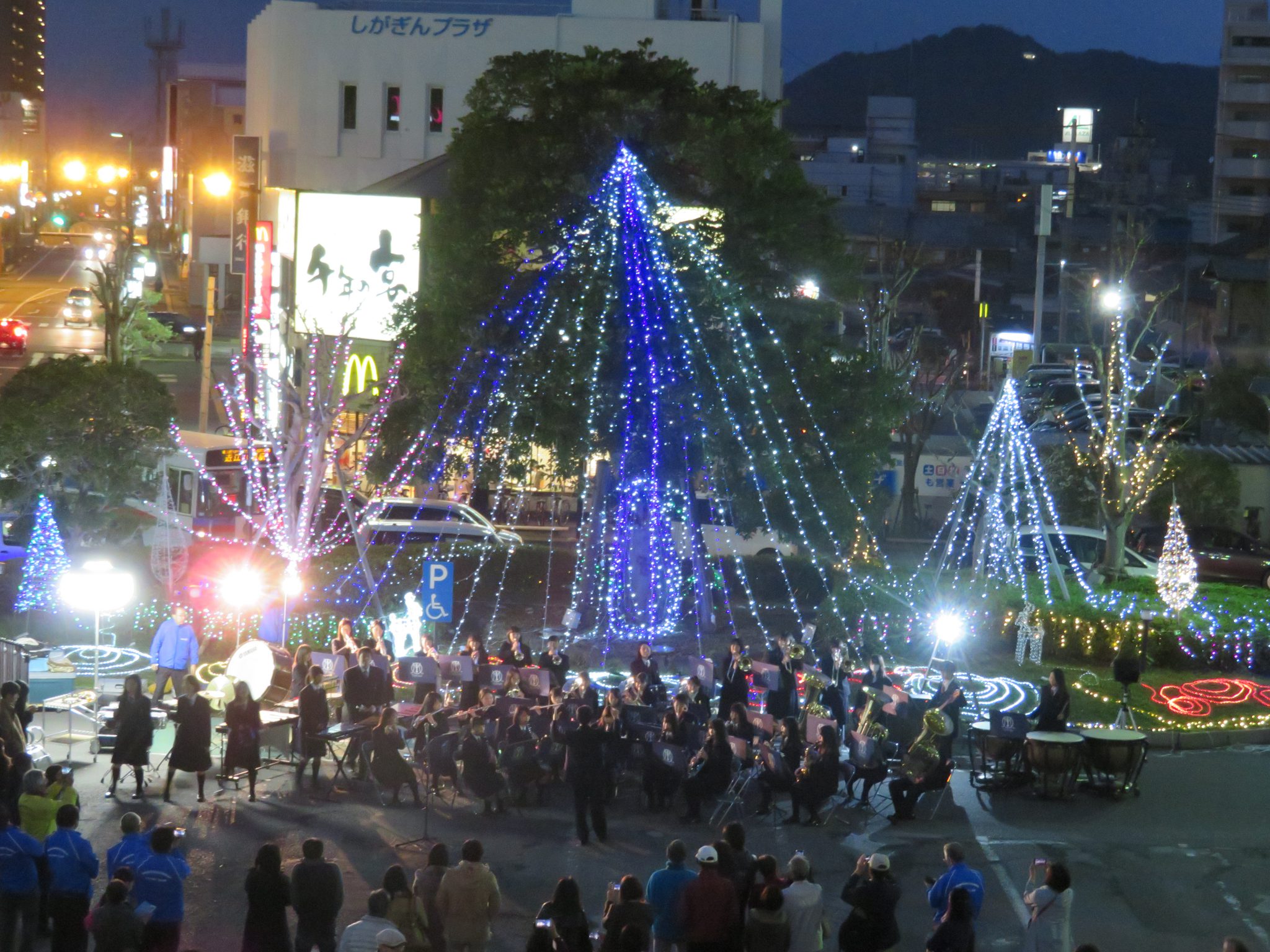 JR近江八幡駅北口広場イルミネーション