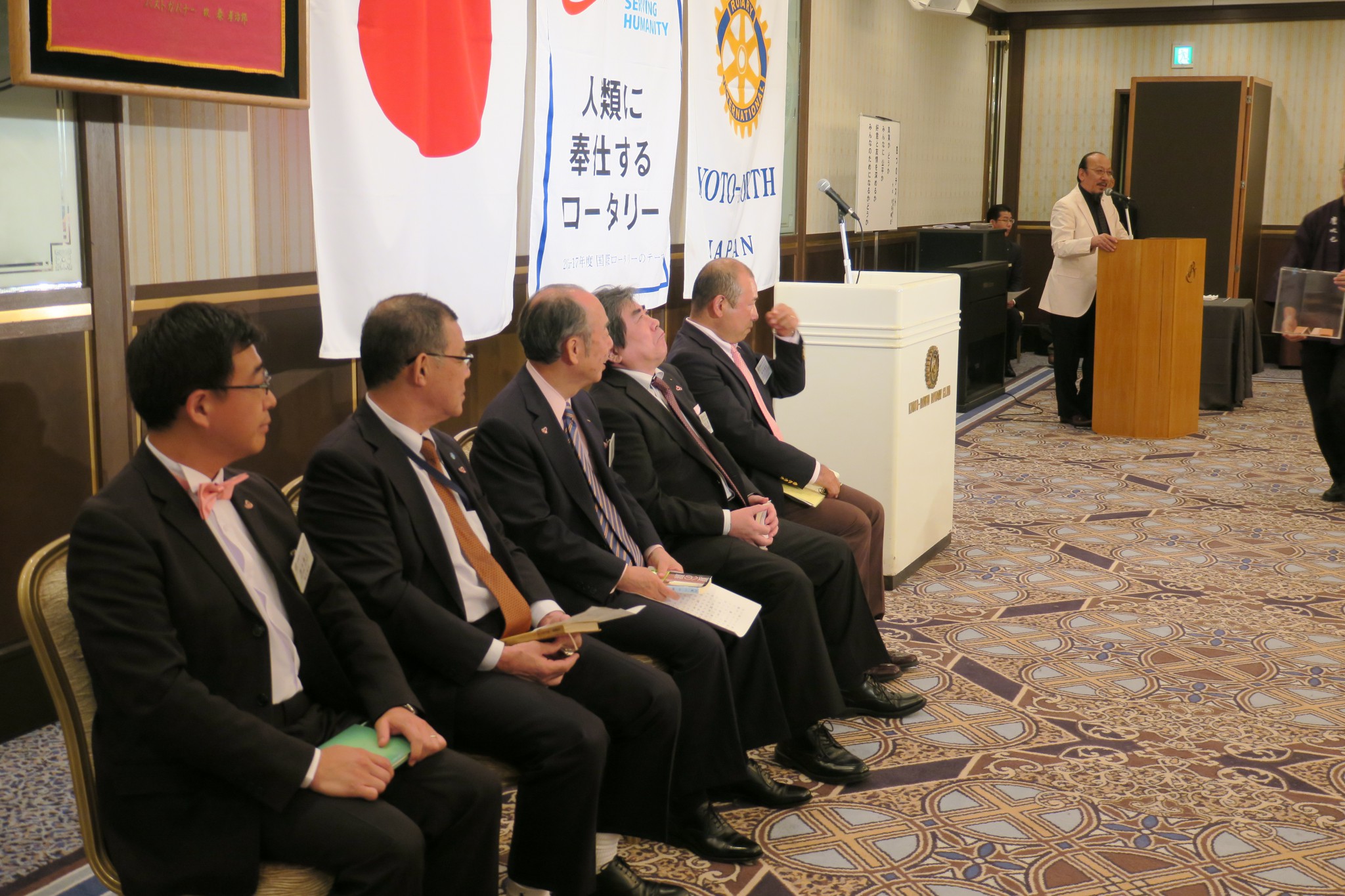 ピンクリボン運動協賛　夫人同伴夜間例会・知的なピンクパーティー