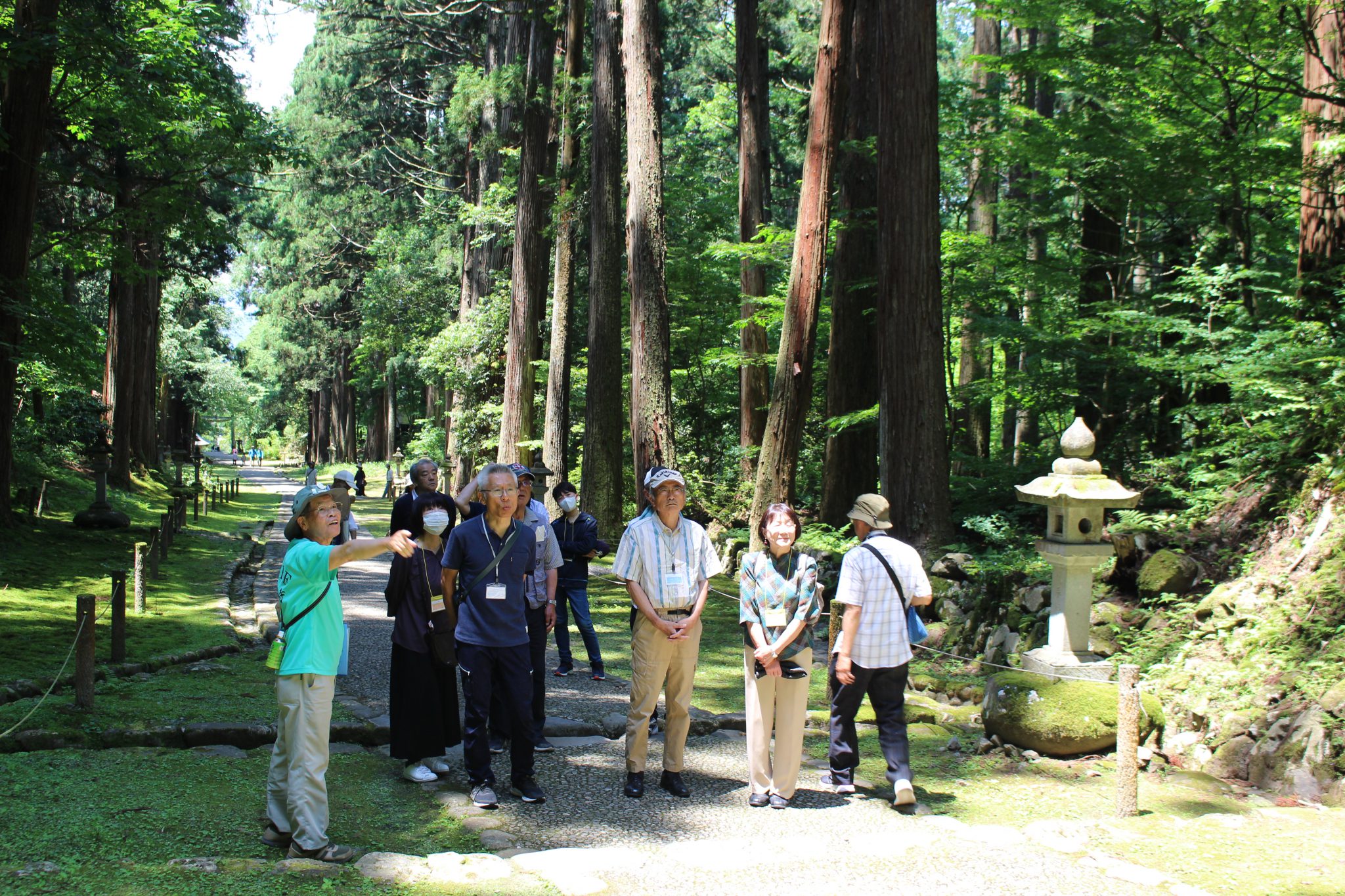 国際奉仕委員会、親睦・ロータリー家族委員会合同平泉寺ガーデンピクニック（新緑例会）