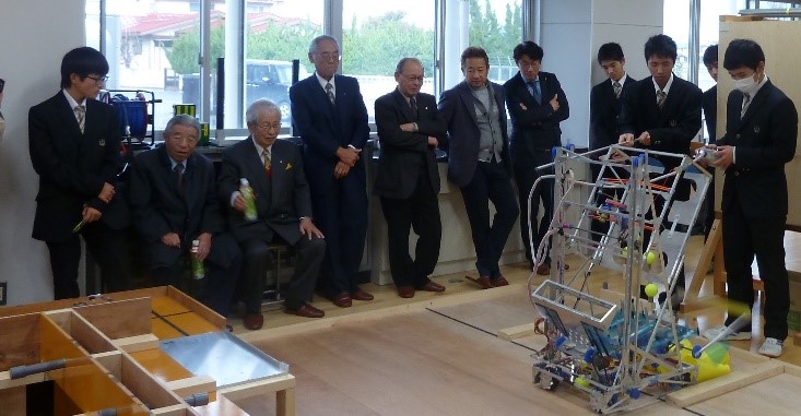 12月17日例会　ロボットコンテスト出場チーム　見学会