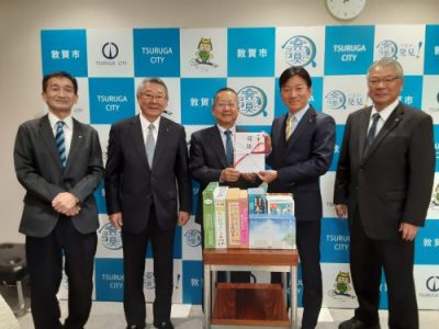 敦賀市内各小学校に優良図書をお届けしました（2023.11.22～12.1）