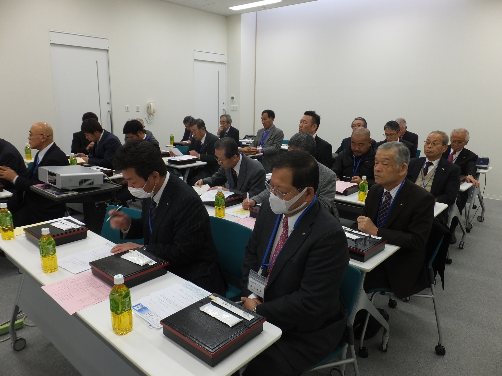 職場訪問例会「くすり学習館」見学