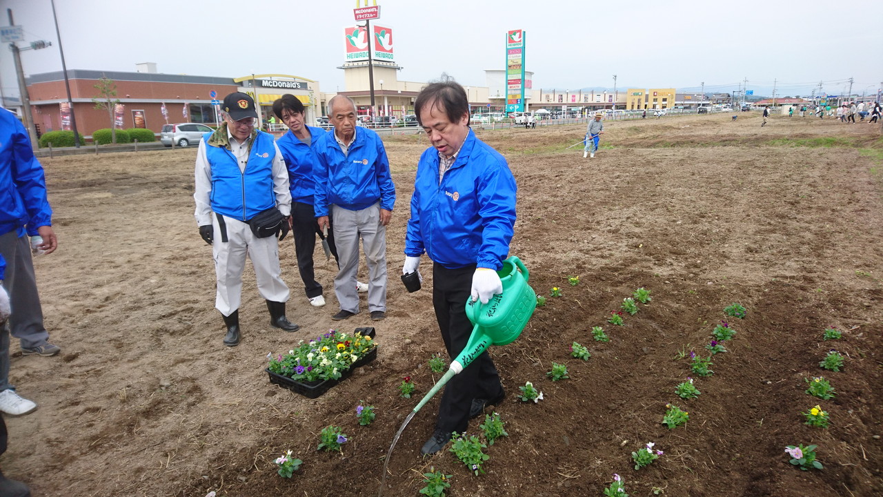 【高島RC】「あどがわ花いっぱい運動」参加致しました。